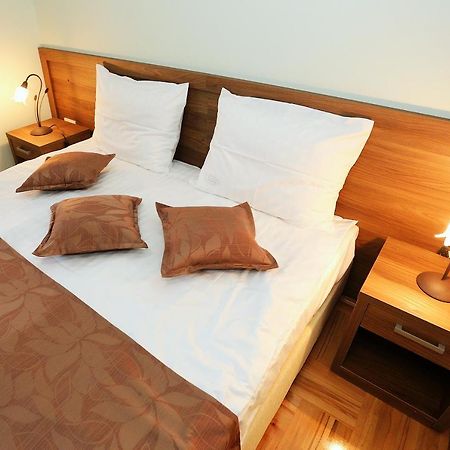 Apartments Ivana - Iva Zadar Bagian luar foto