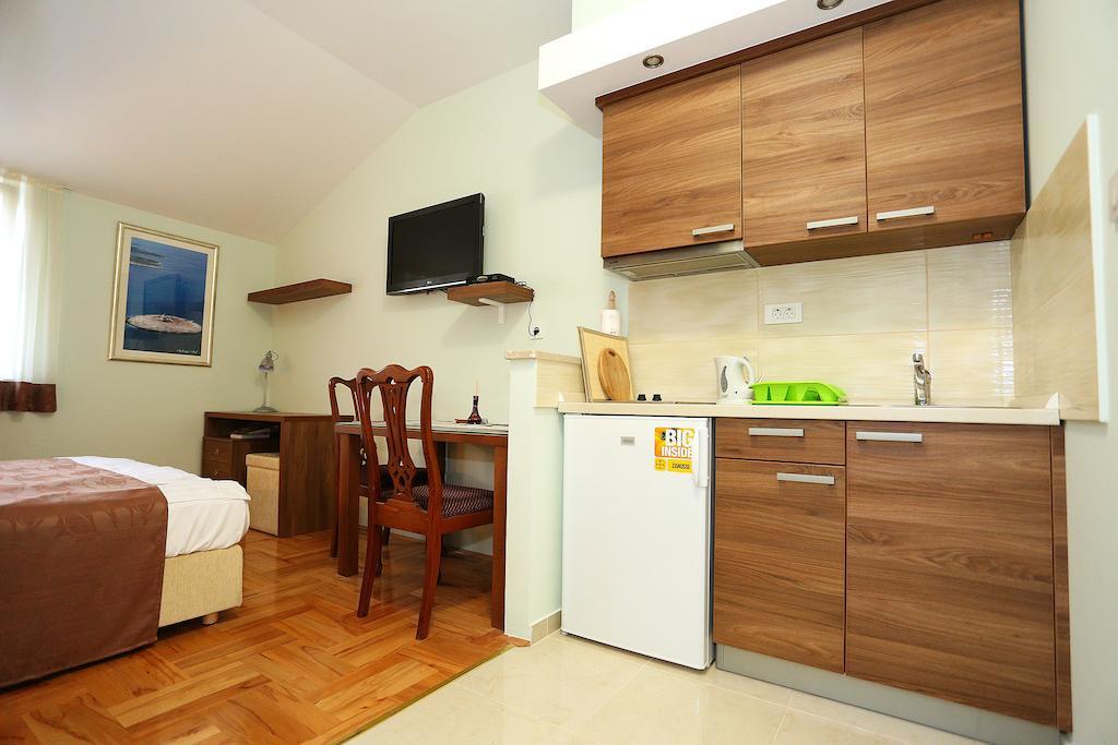 Apartments Ivana - Iva Zadar Bagian luar foto