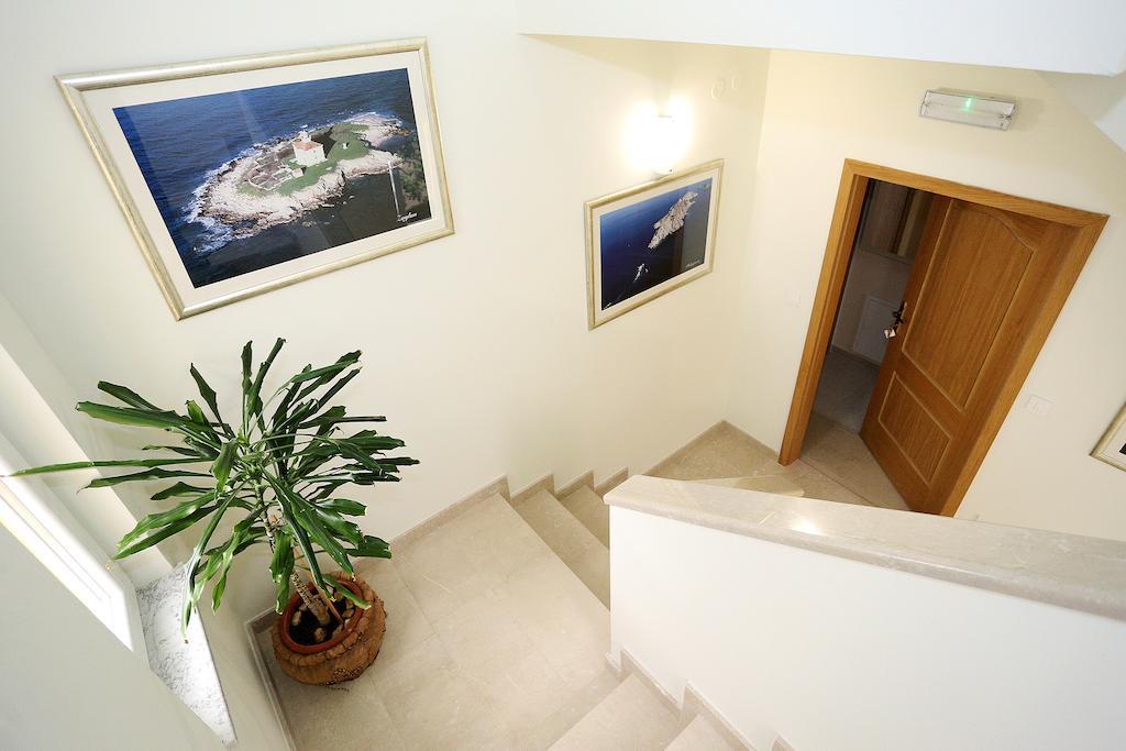Apartments Ivana - Iva Zadar Bagian luar foto