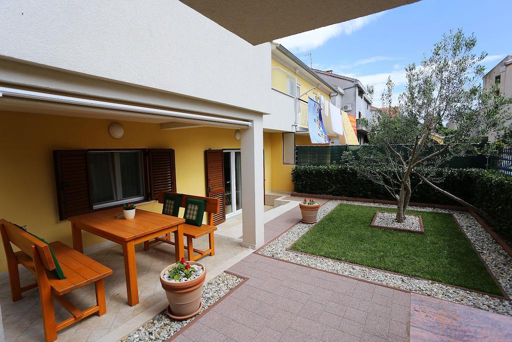 Apartments Ivana - Iva Zadar Bagian luar foto