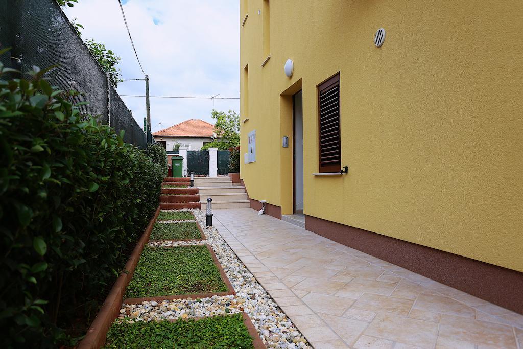Apartments Ivana - Iva Zadar Bagian luar foto