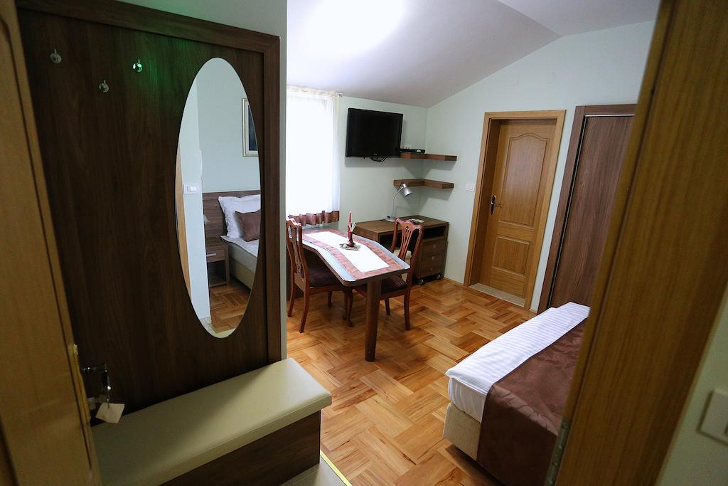 Apartments Ivana - Iva Zadar Bagian luar foto