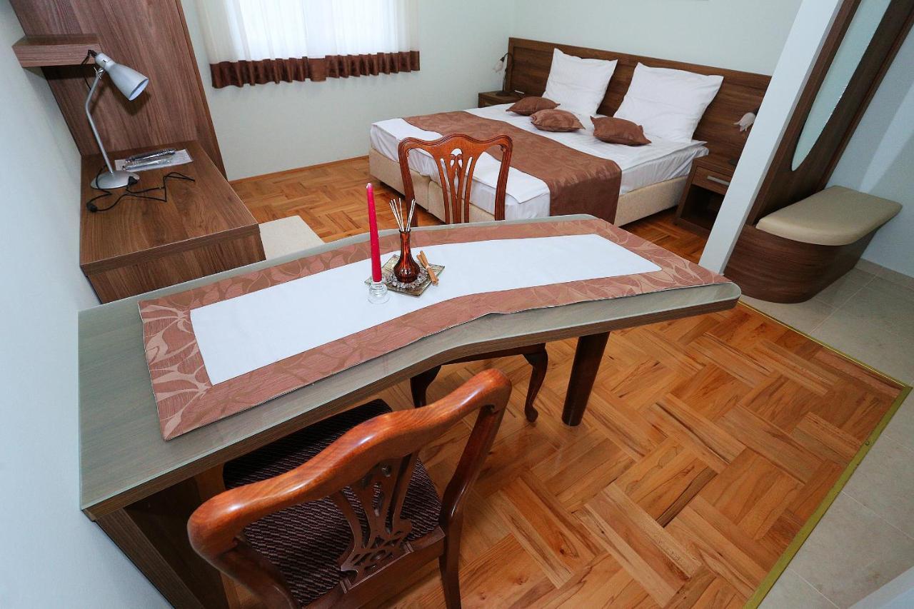 Apartments Ivana - Iva Zadar Bagian luar foto