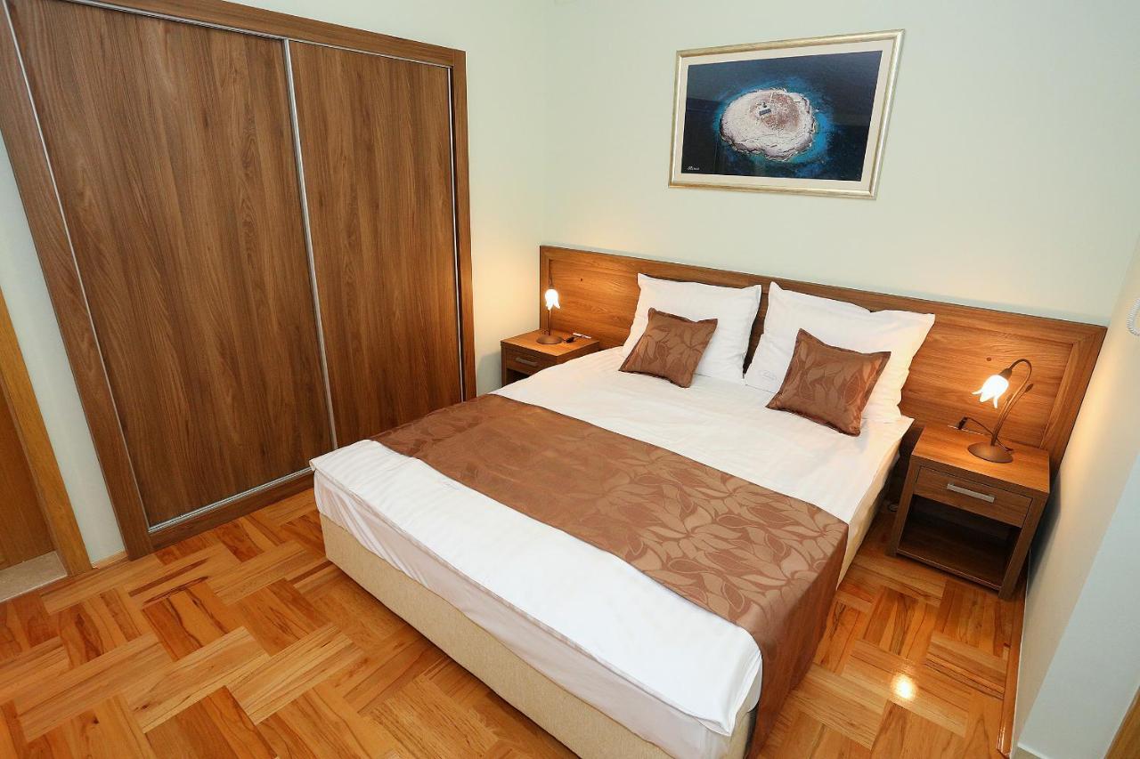 Apartments Ivana - Iva Zadar Bagian luar foto
